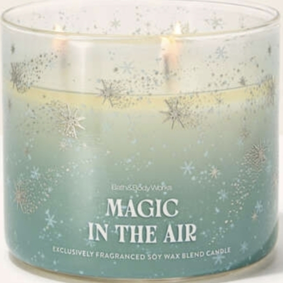 Bath Body Work Holiday Magic in the Air 3-Wick Decorative Lid Elegant Candle NEW - Picture 2 of 3